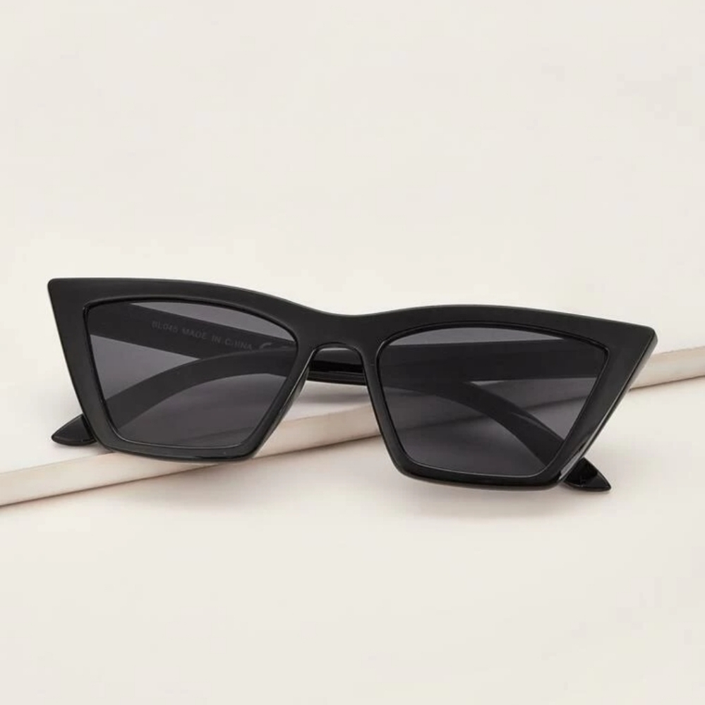 CAT EYE SUNGLASSES